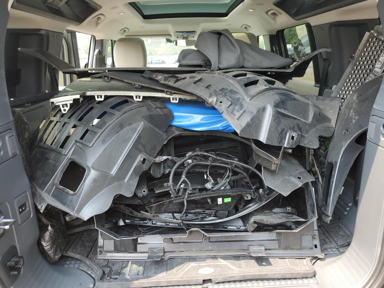 2024 LAND ROVER Defender