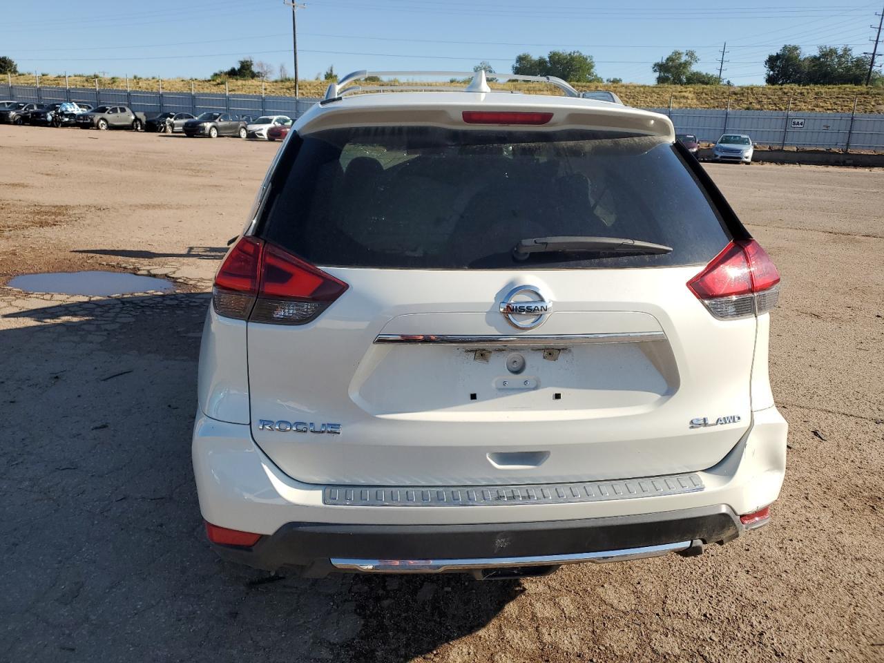2017 NISSAN ROGUE