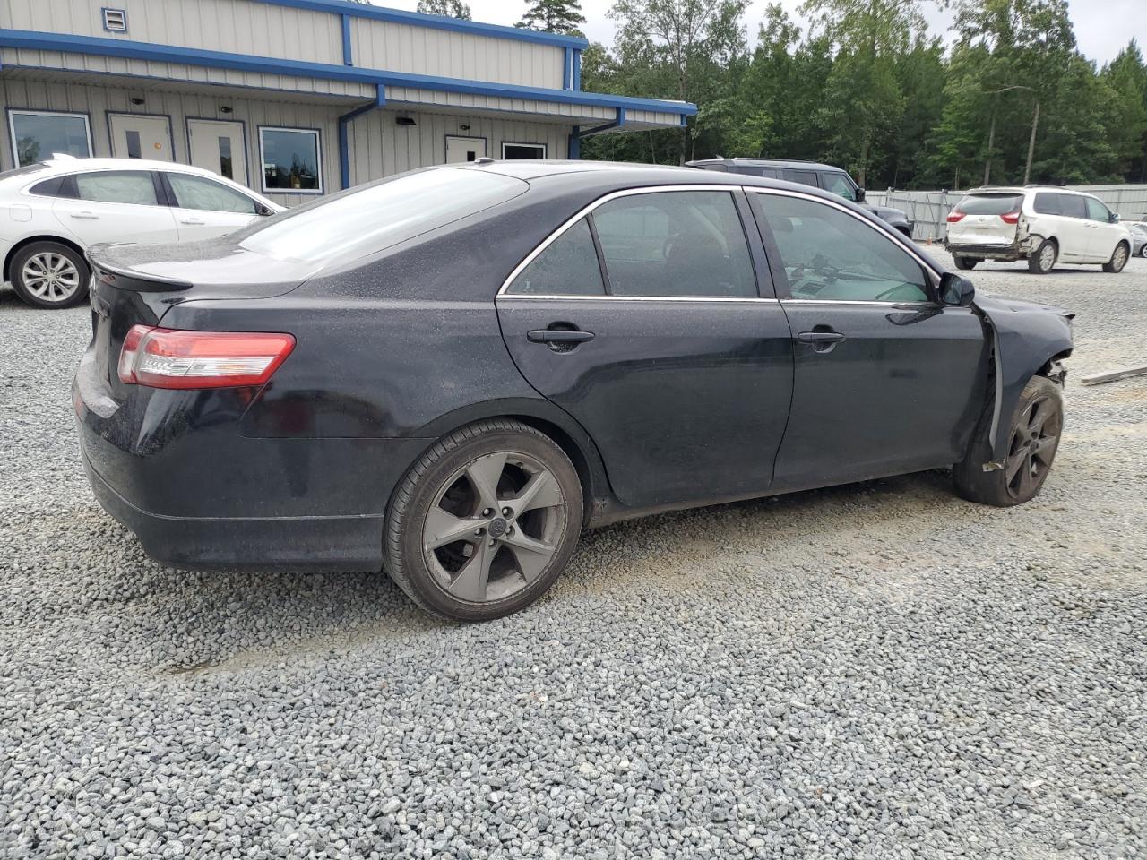 2011 TOYOTA CAMRY