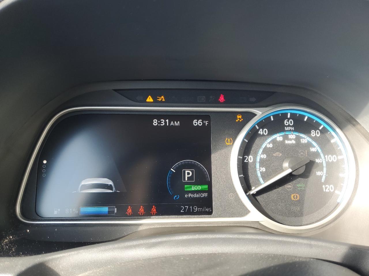 2025 NISSAN LEAF