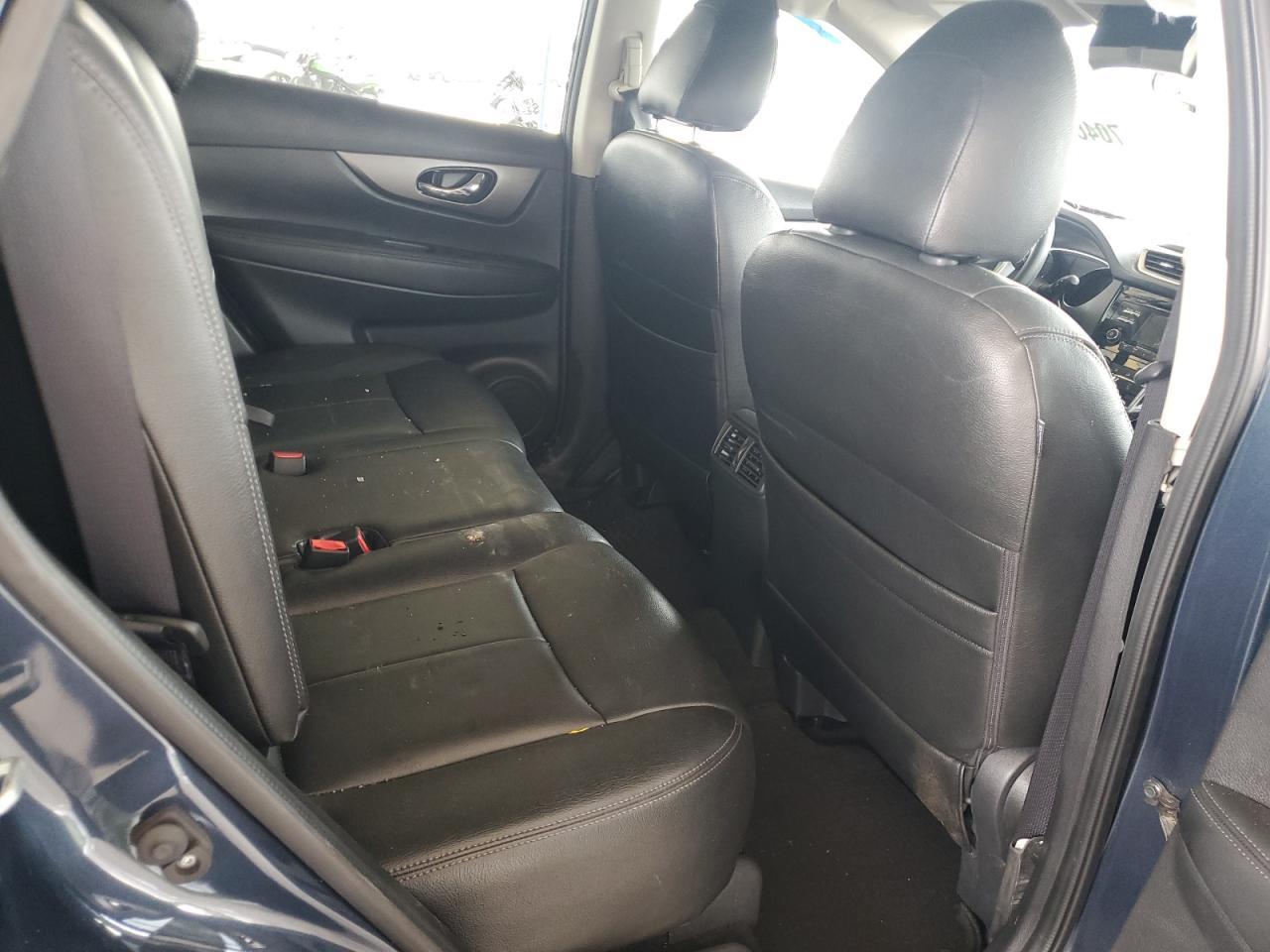 2016 NISSAN ROGUE