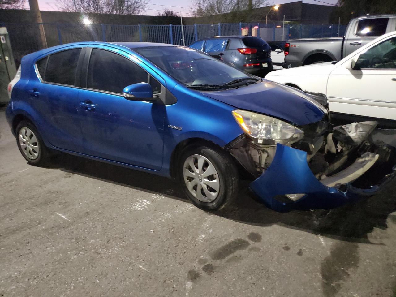 2012 TOYOTA Prius c