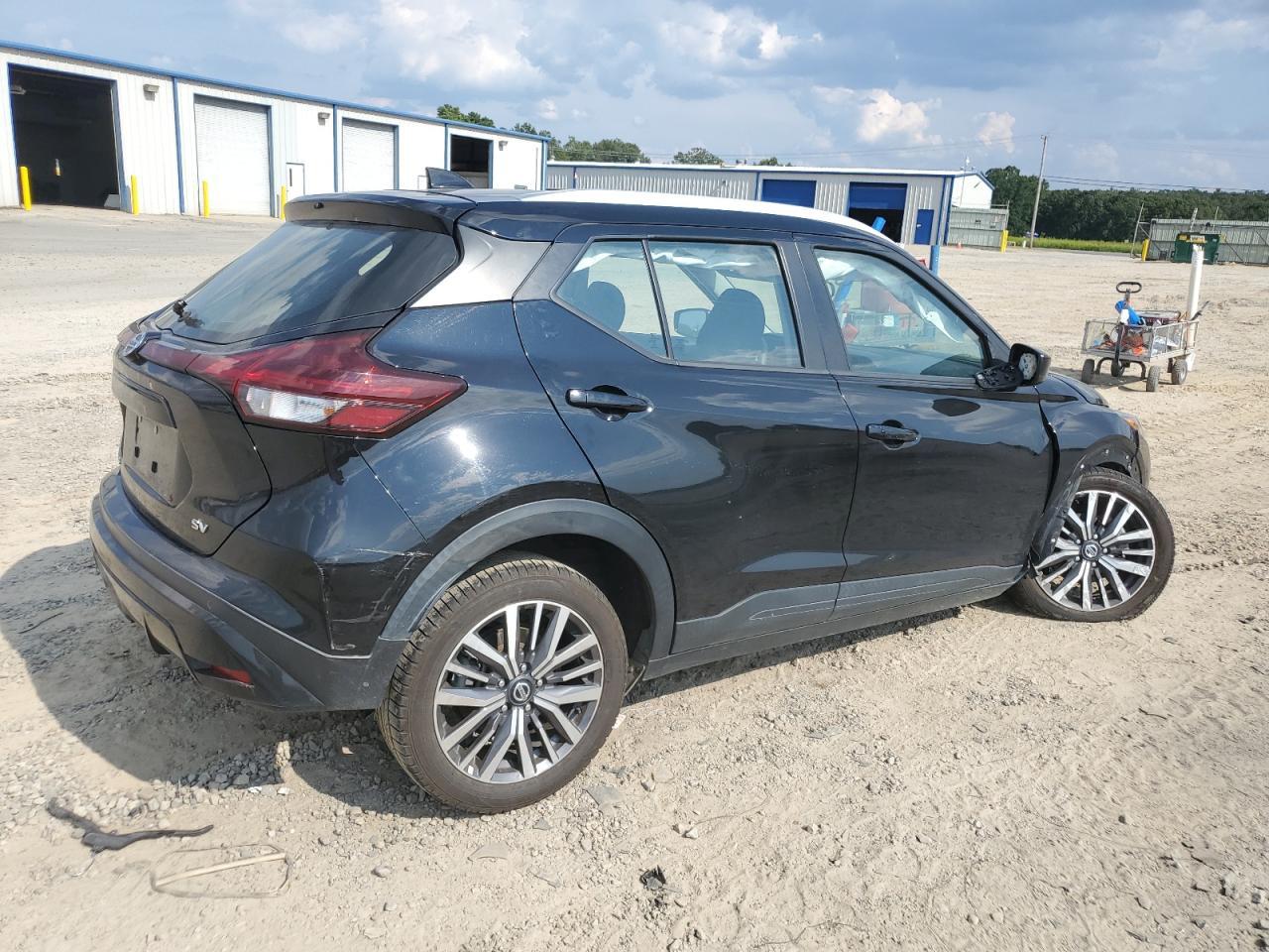 2021 NISSAN KICKS