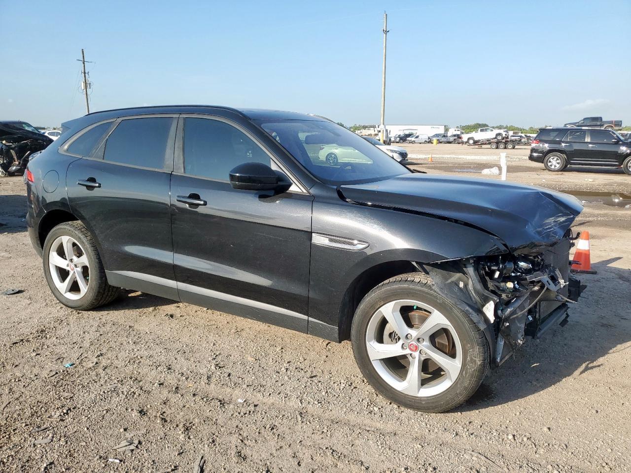 2017 JAGUAR F-Pace