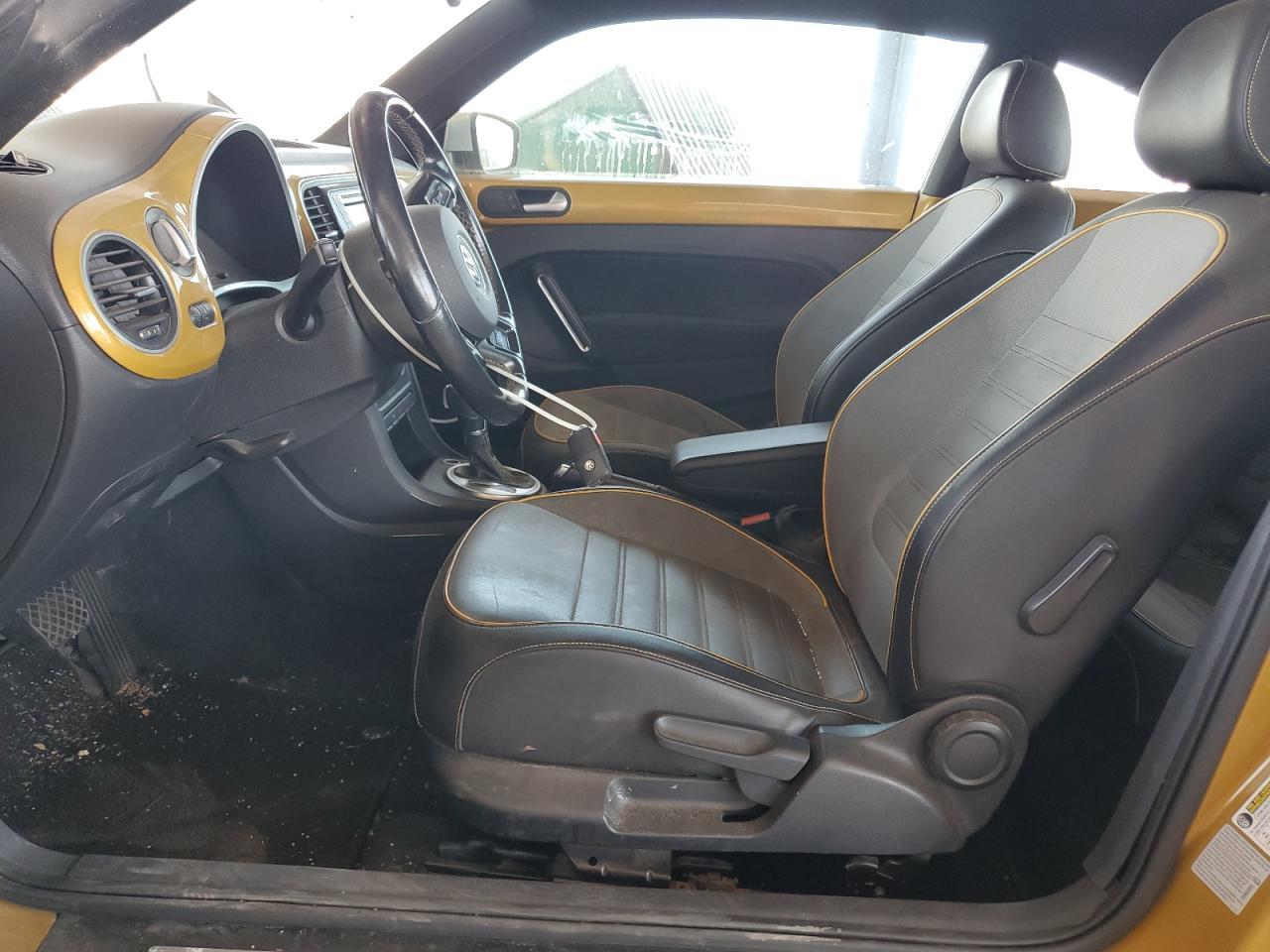 2016 VOLKSWAGEN Beetle