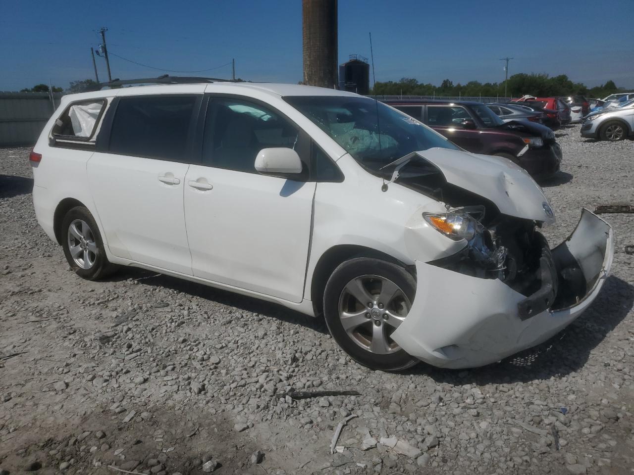 2014 TOYOTA SIENNA