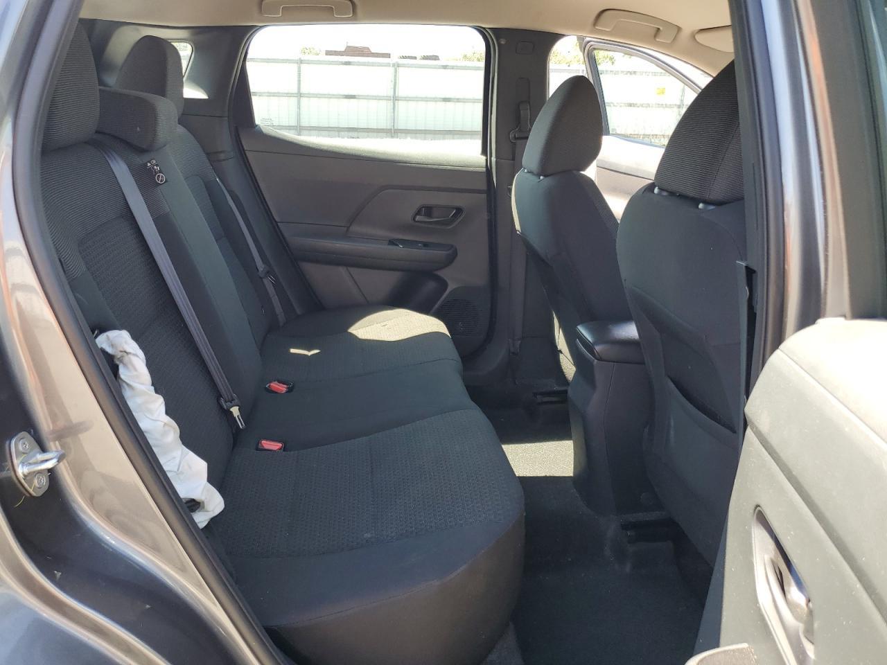 2025 NISSAN KICKS