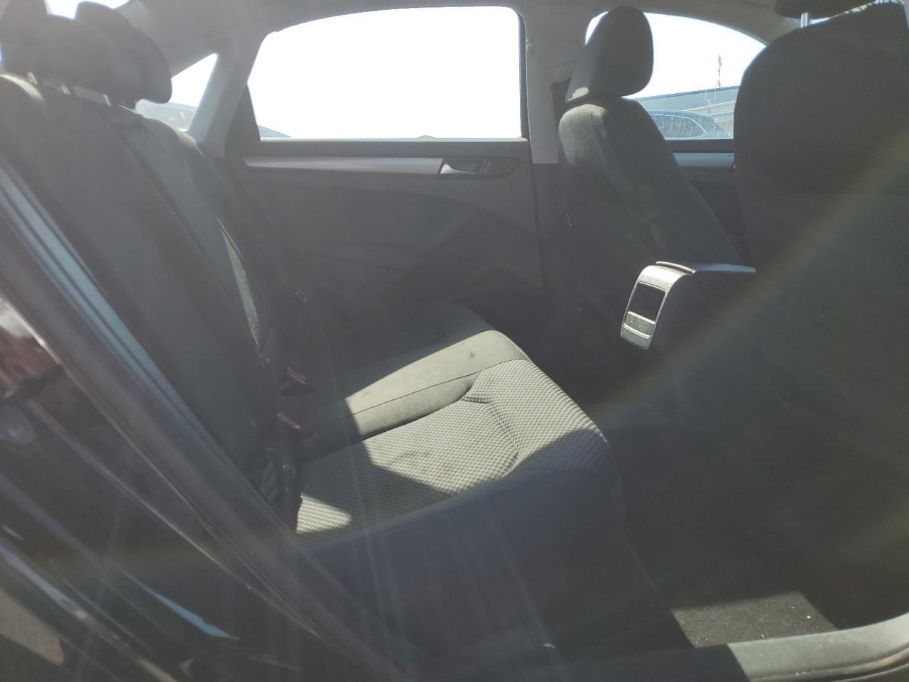 2014 VOLKSWAGEN Passat