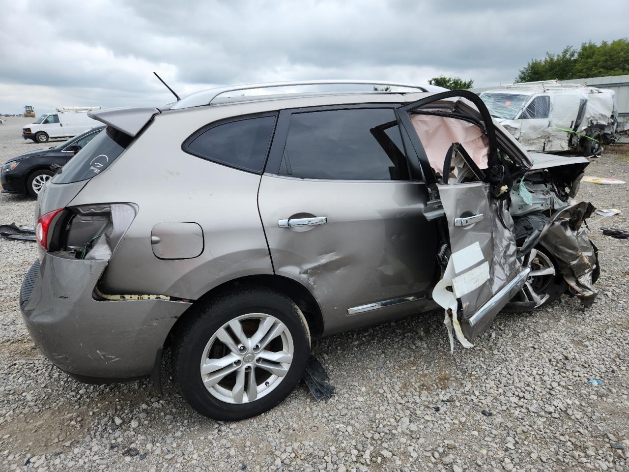 2013 NISSAN ROGUE