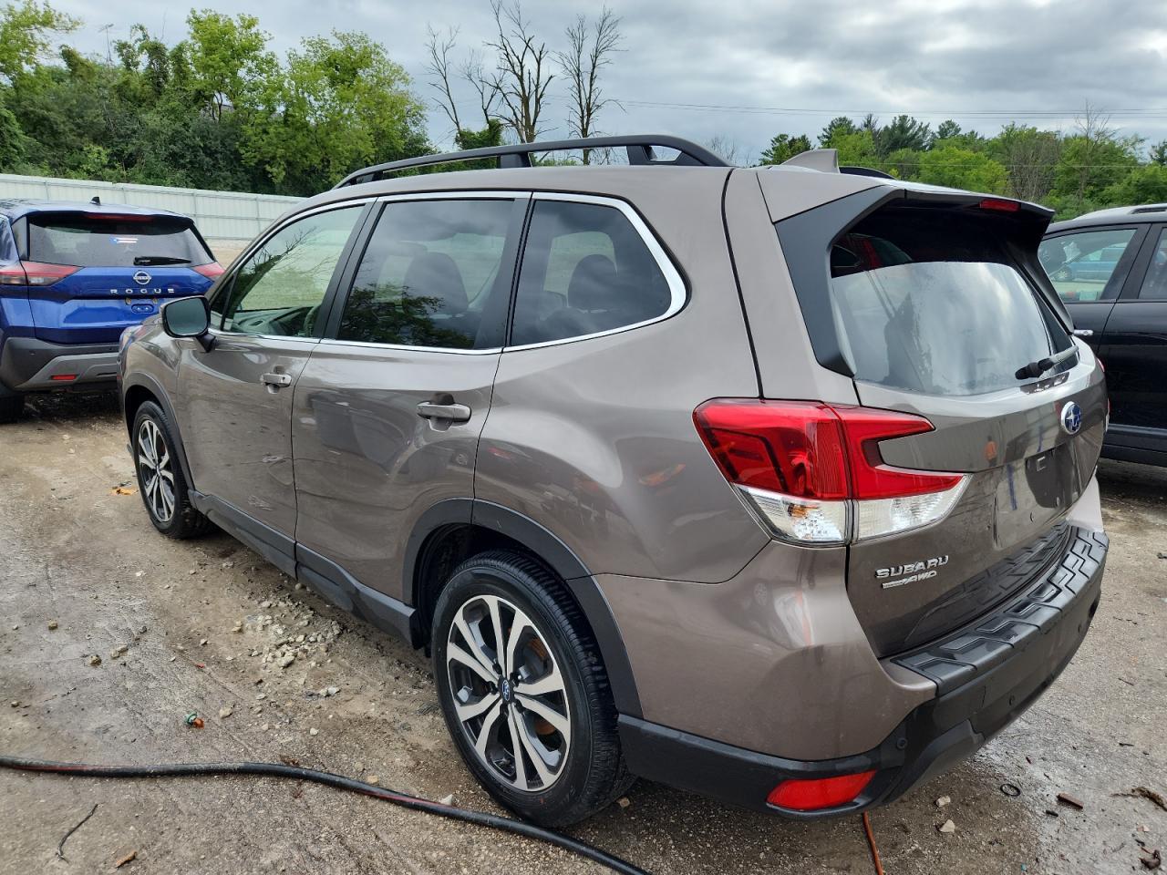 2022 SUBARU FORESTER