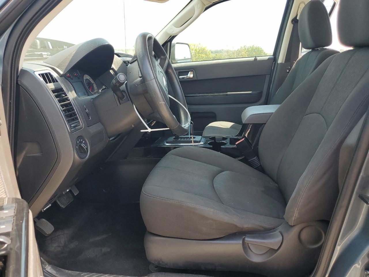 2011 MAZDA Tribute