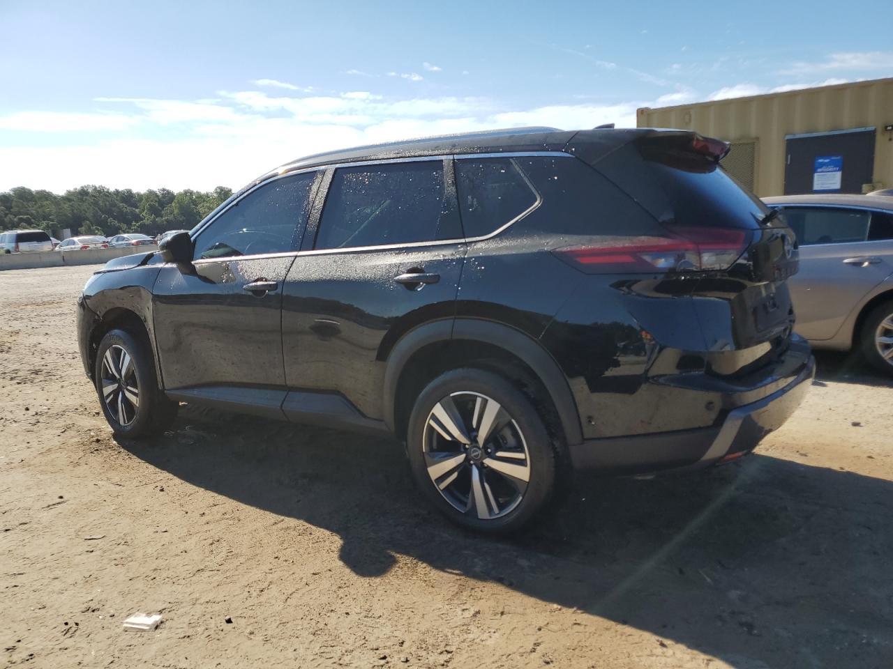 2025 NISSAN ROGUE