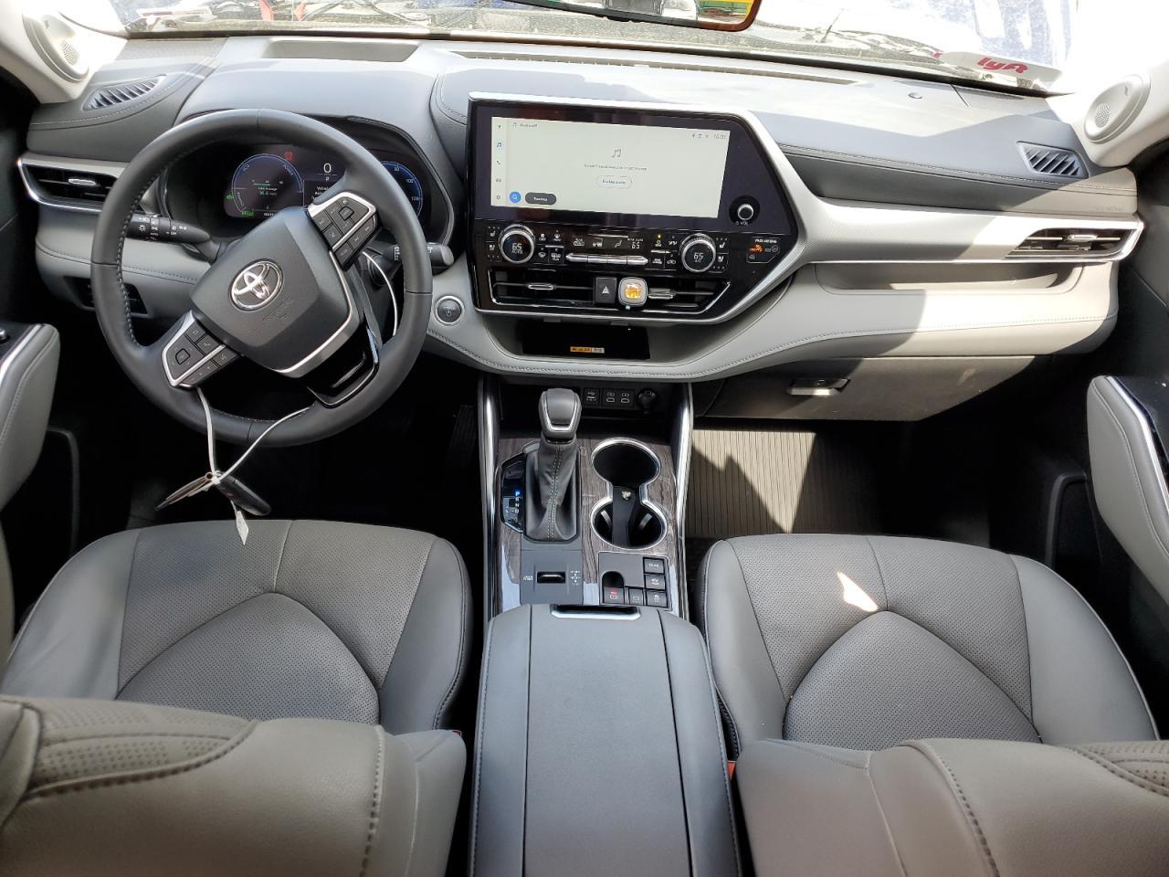 2024 TOYOTA HIGHLANDER