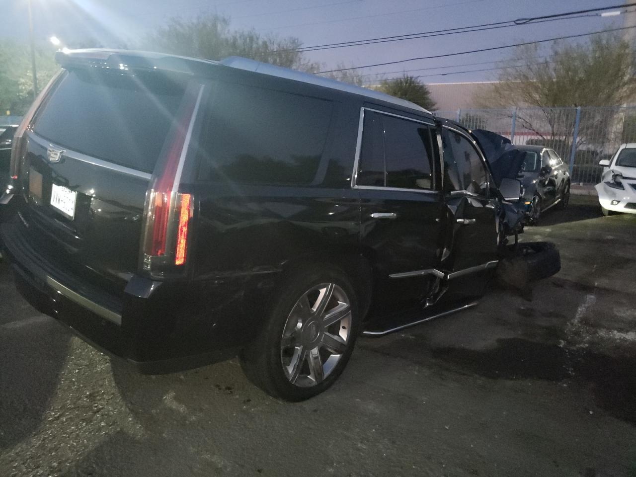 2018 CADILLAC ESCALADE