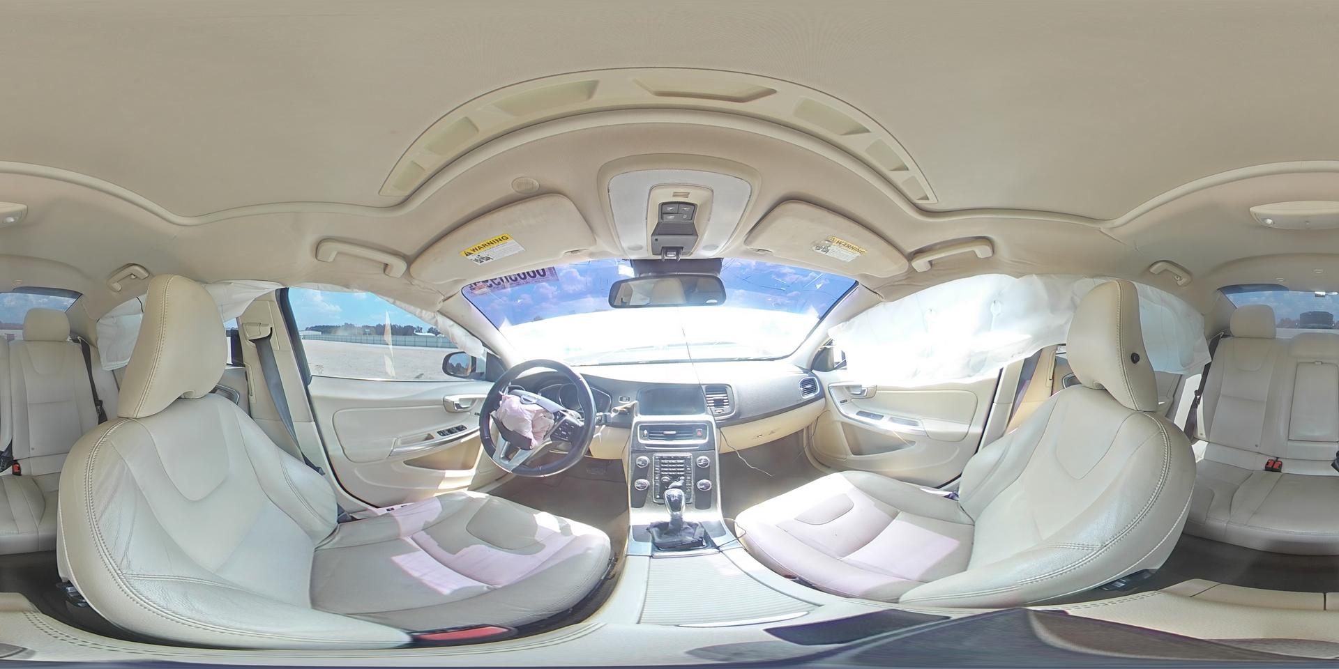 2015 VOLVO S60