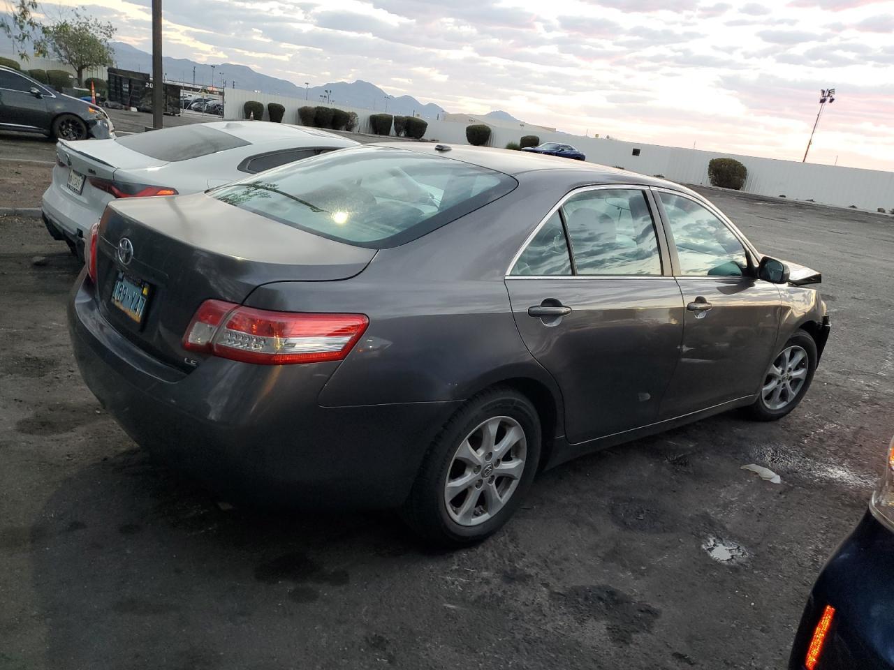 2011 TOYOTA CAMRY