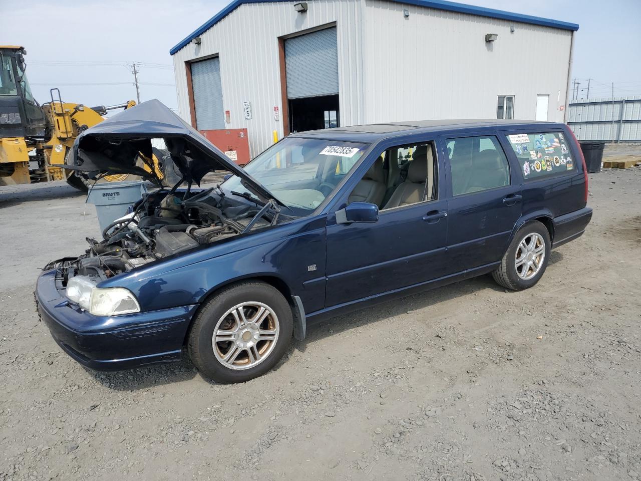 1999 VOLVO V70