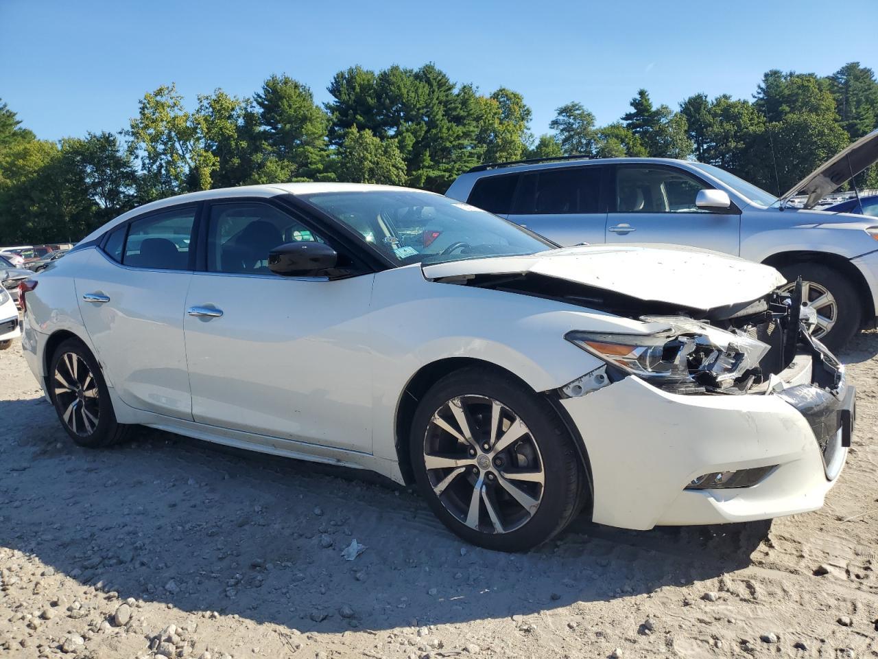 2017 NISSAN Maxima