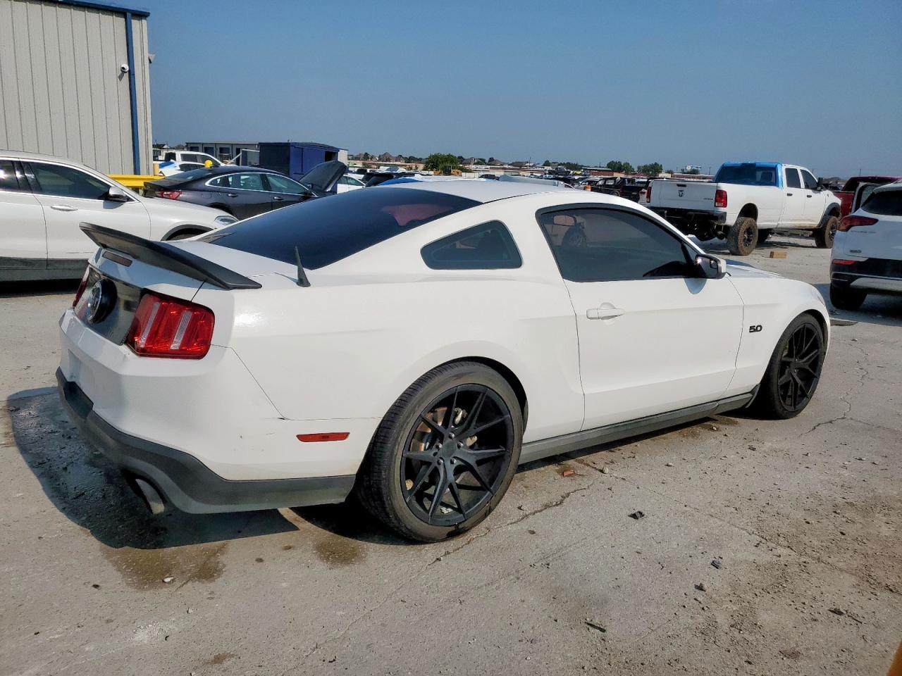 2011 FORD MUSTANG