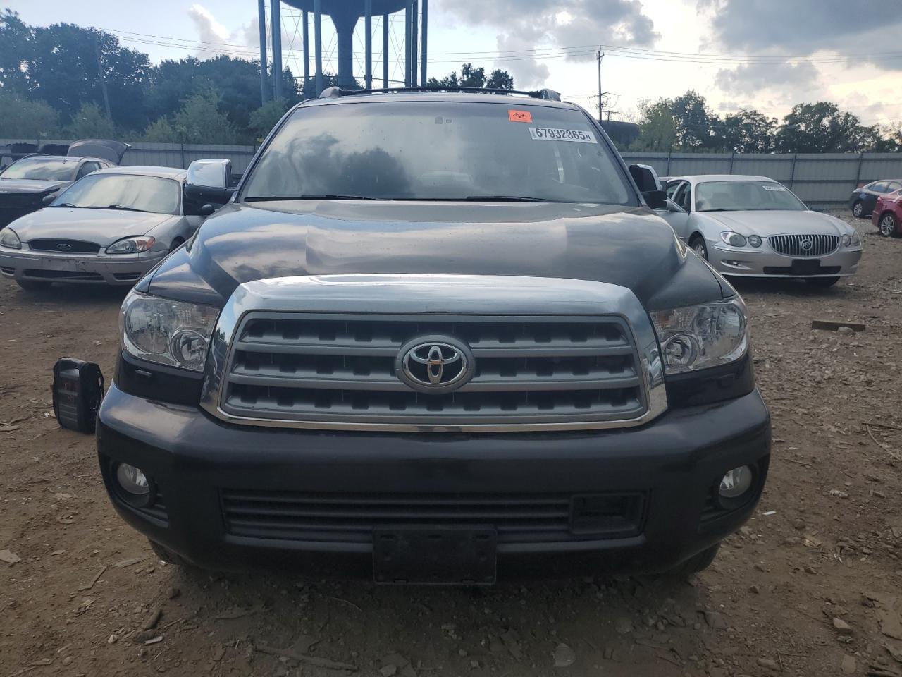 2012 TOYOTA Sequoia