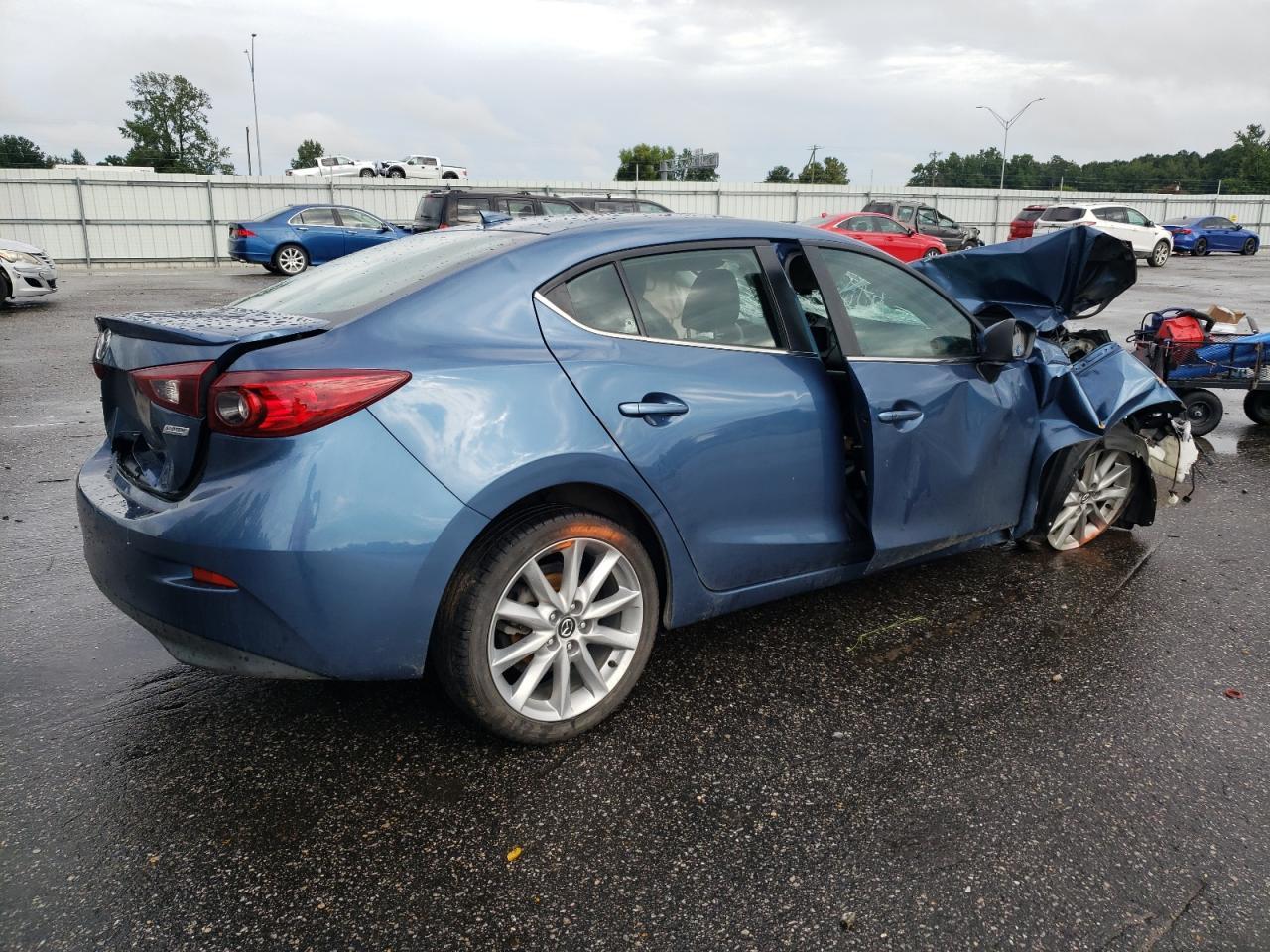 2017 MAZDA 3