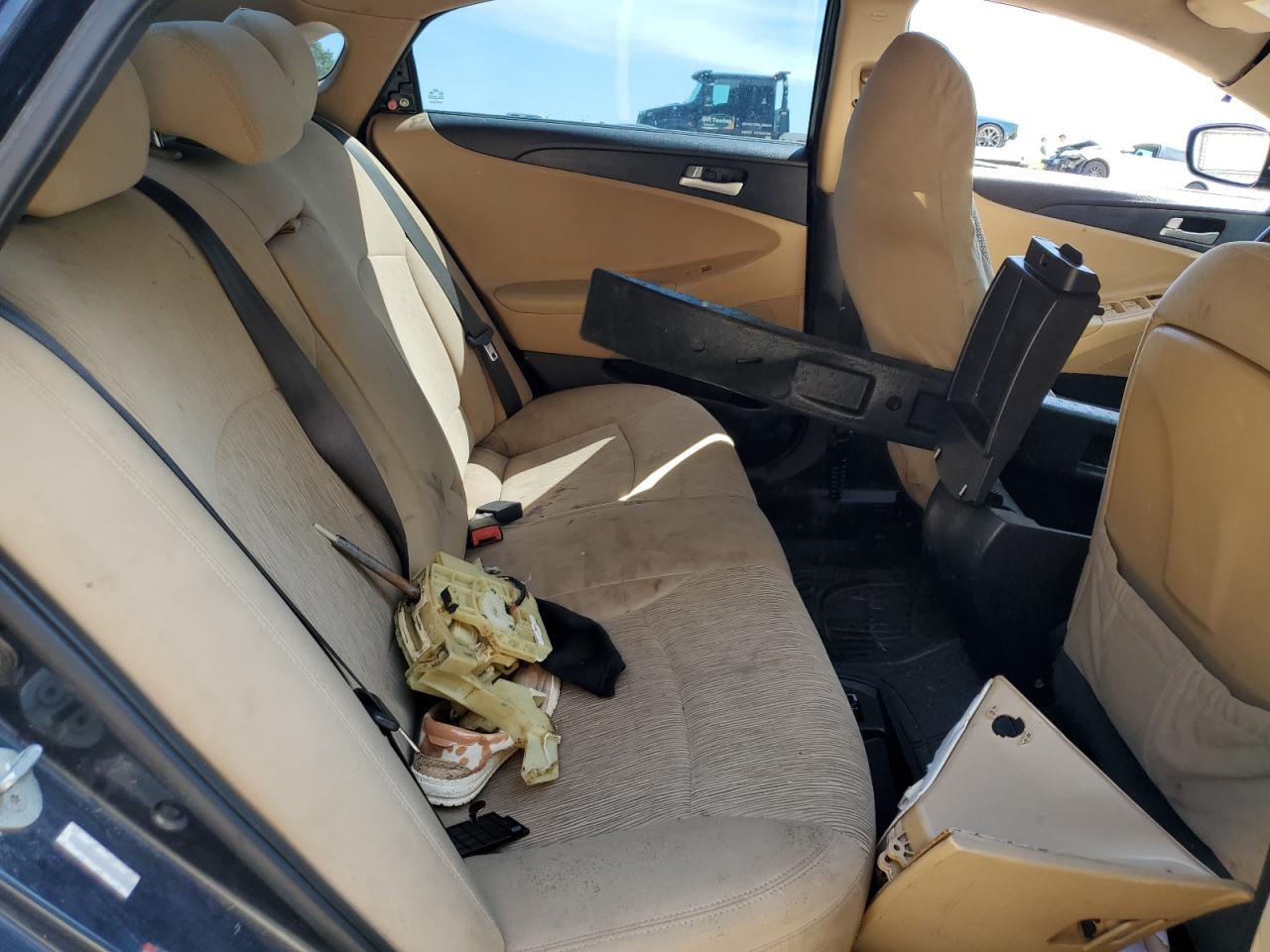 2011 HYUNDAI SONATA
