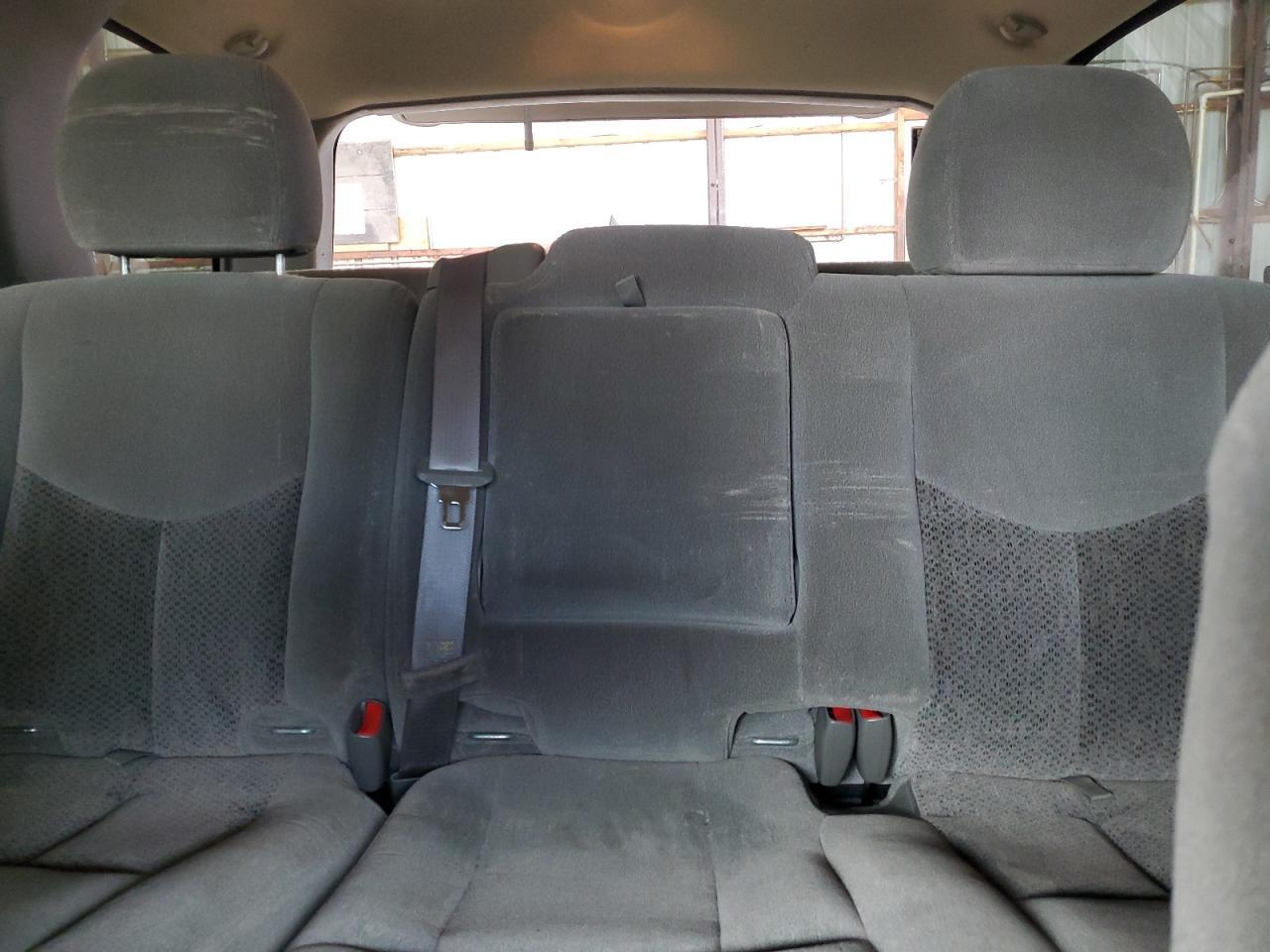 2004 CHEVROLET Tahoe