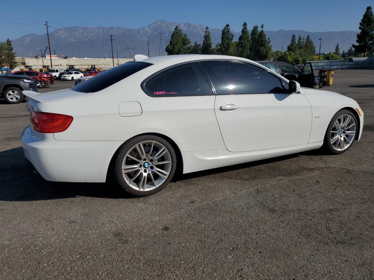 2011 BMW 3 SERIES