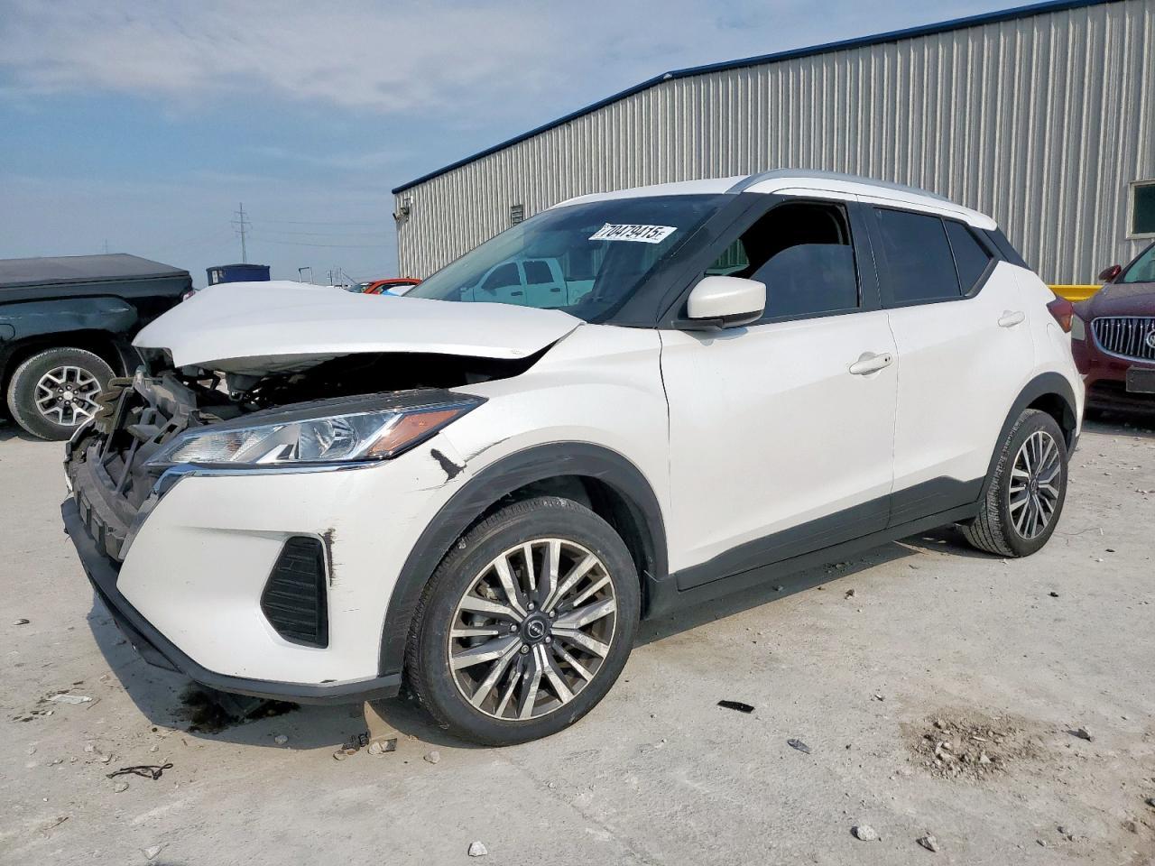 2023 NISSAN KICKS