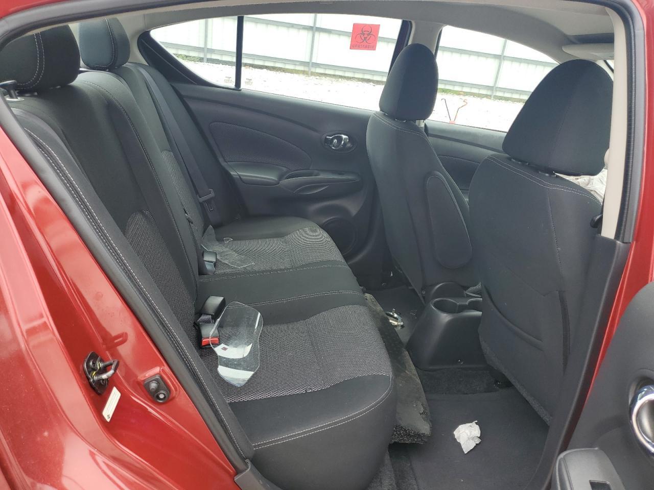 2017 NISSAN VERSA