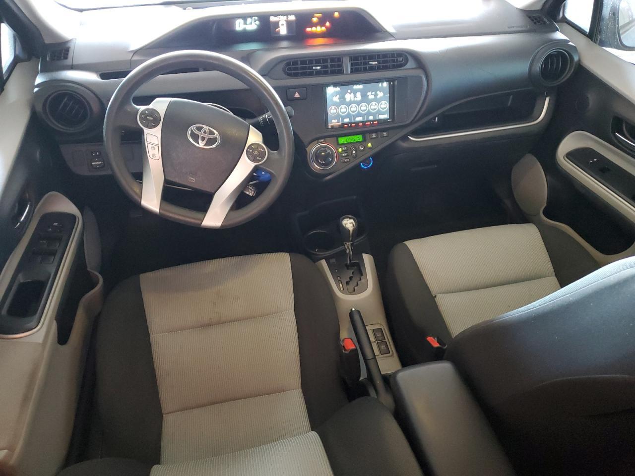 2014 TOYOTA Prius c