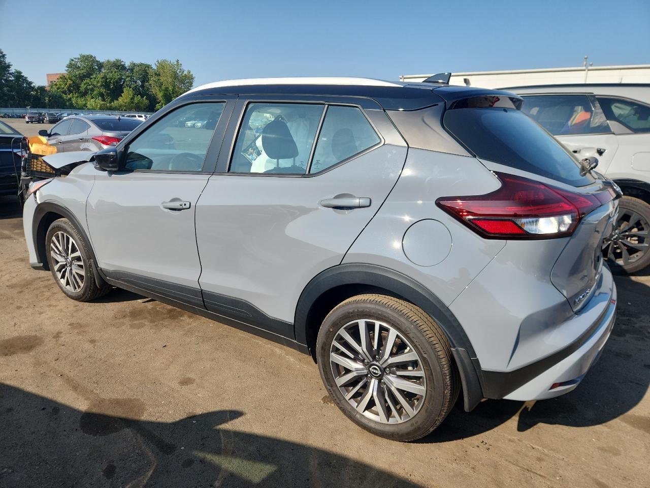 2024 NISSAN KICKS