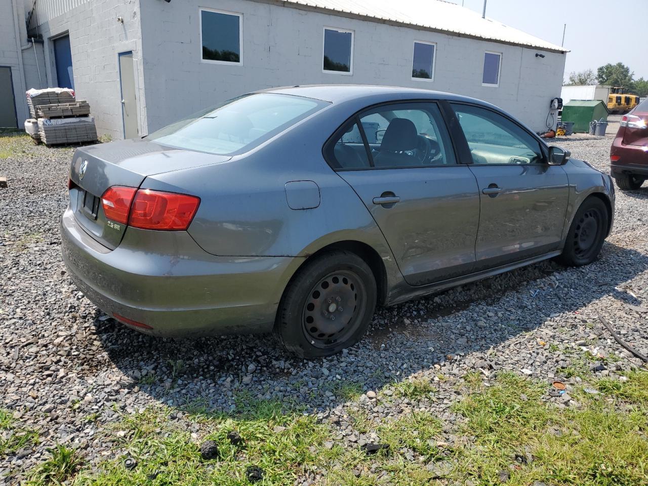 2011 VOLKSWAGEN JETTA