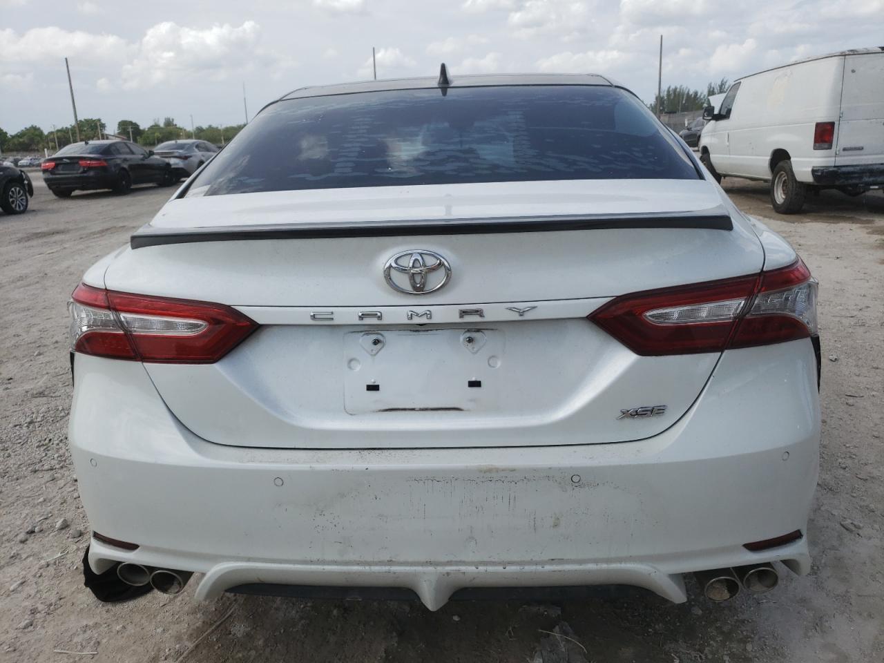 2018 TOYOTA CAMRY