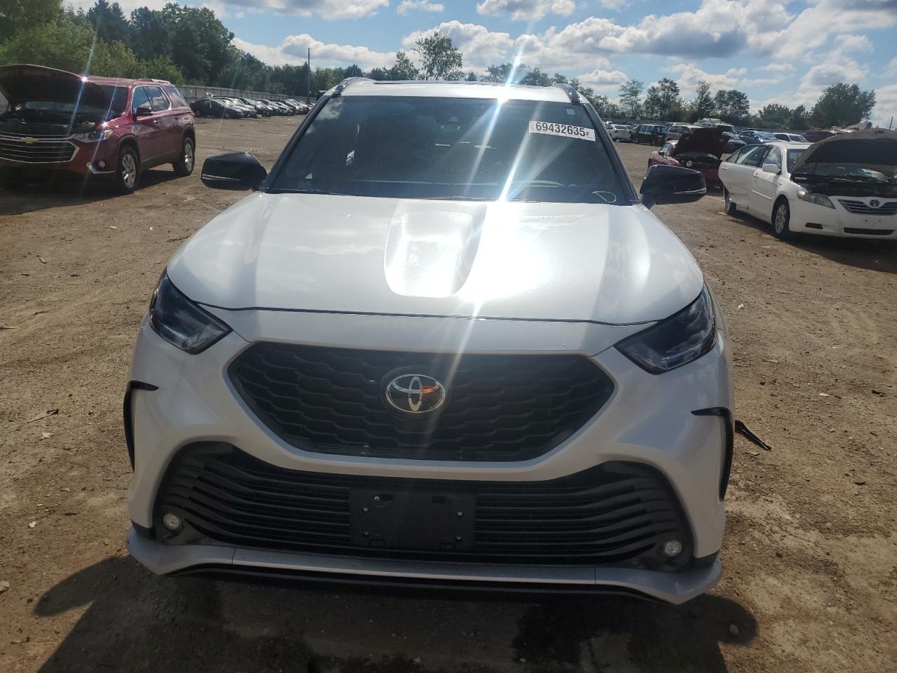 2022 TOYOTA HIGHLANDER