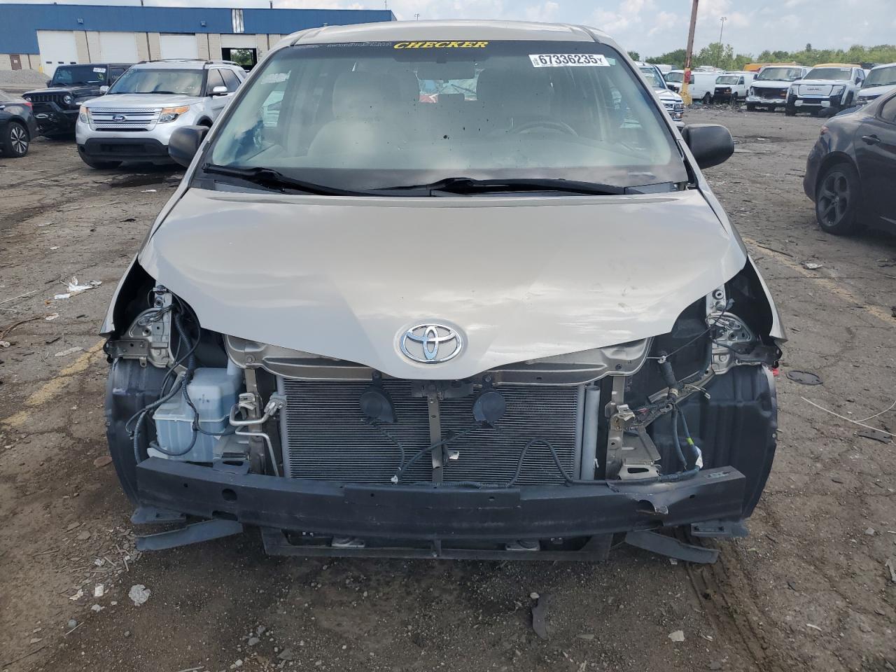 2017 TOYOTA SIENNA
