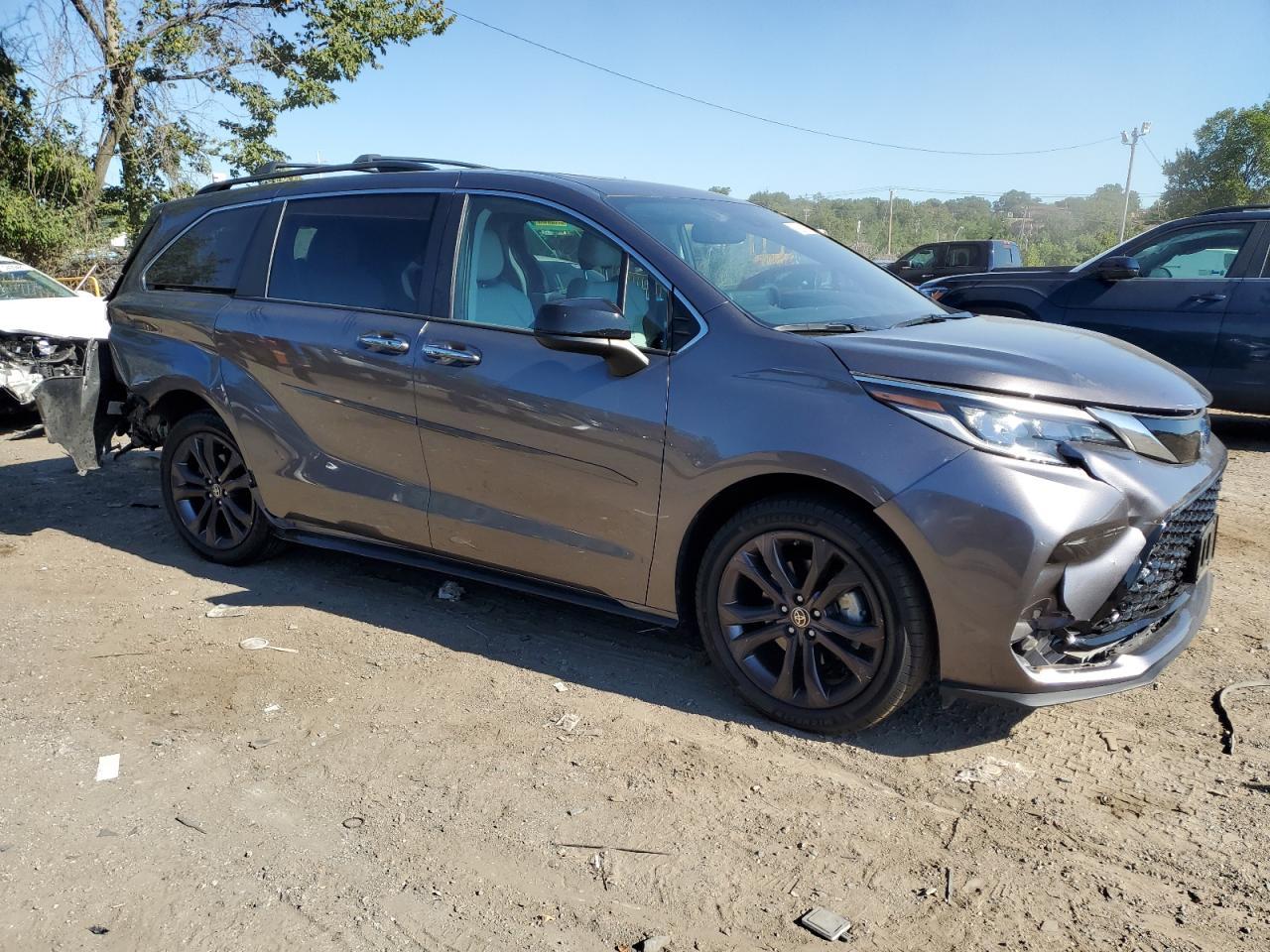 2022 TOYOTA SIENNA