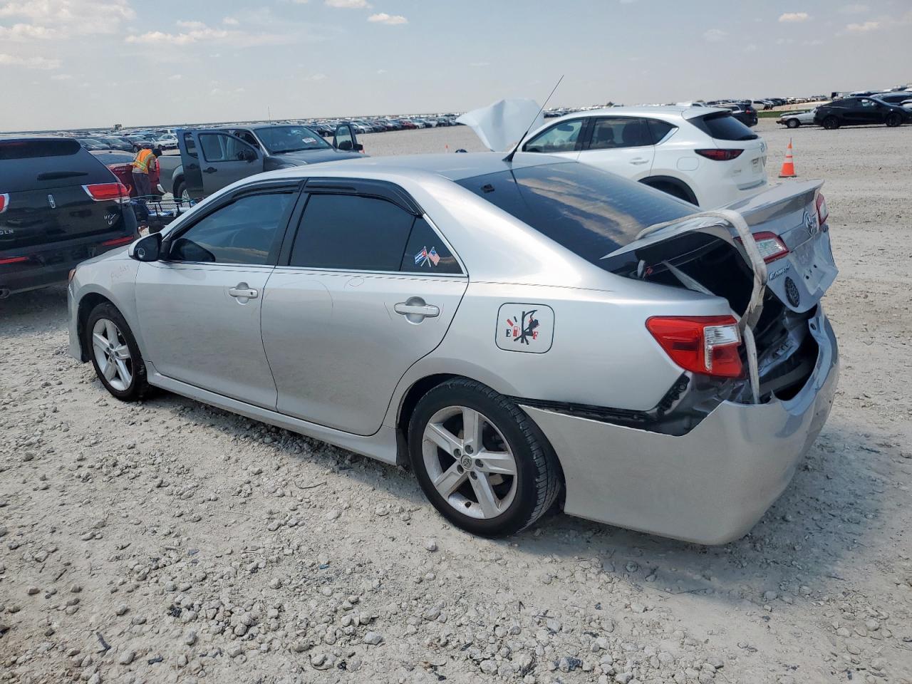 2014 TOYOTA CAMRY