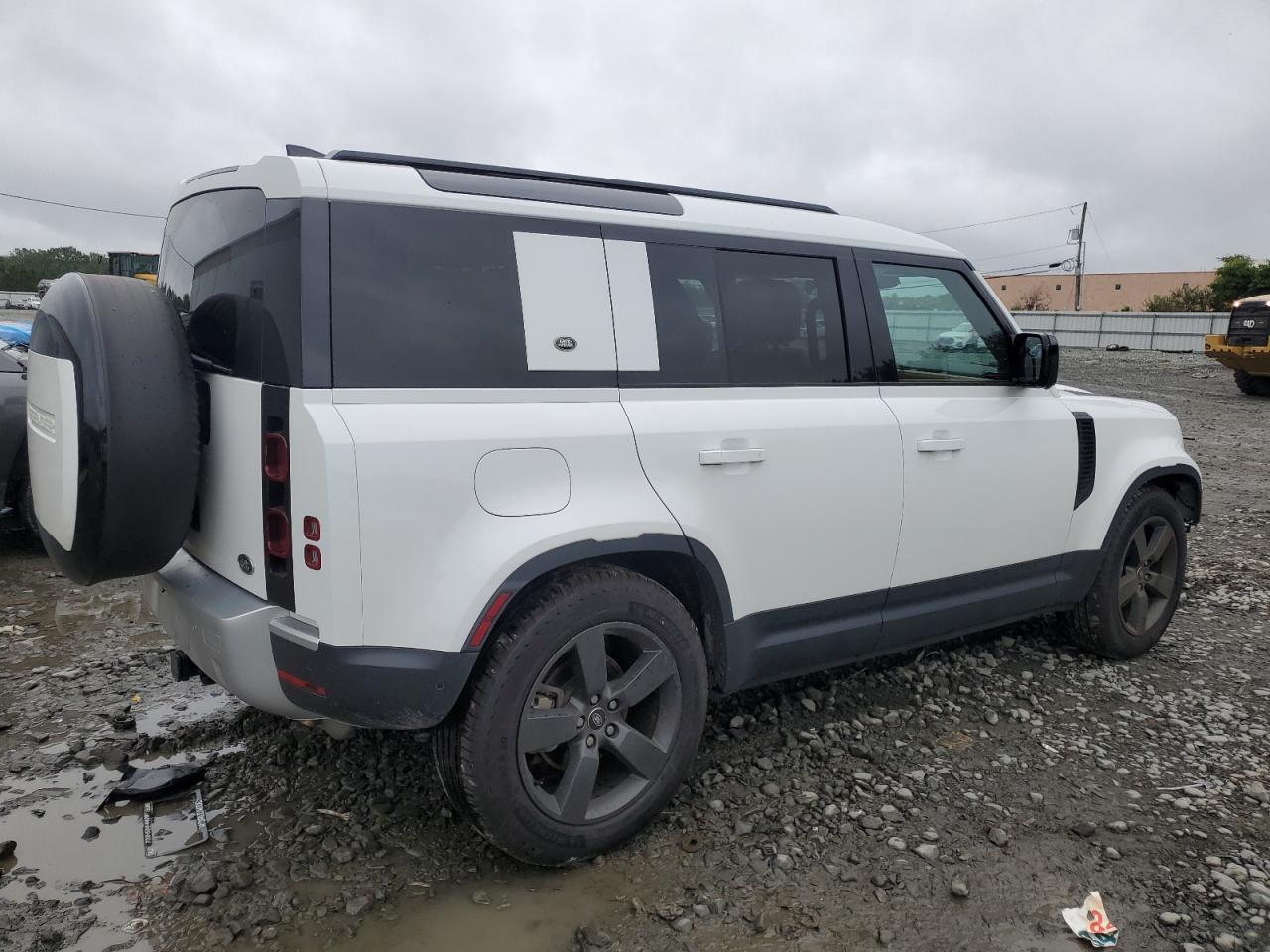 2023 LAND ROVER Defender