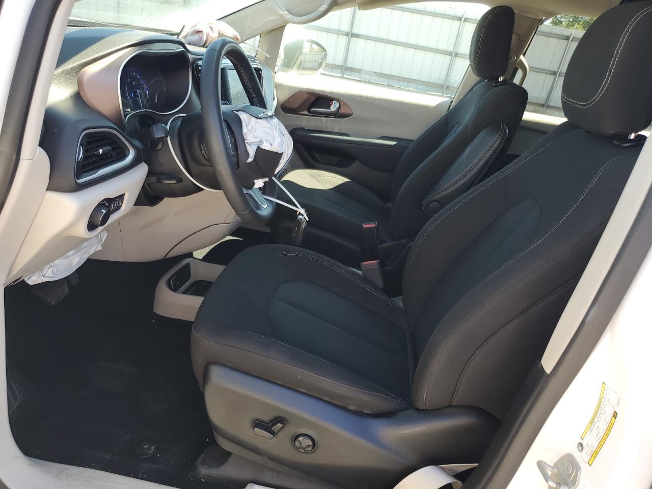 2023 CHRYSLER Voyager
