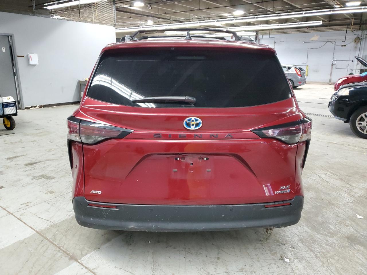 2024 TOYOTA SIENNA