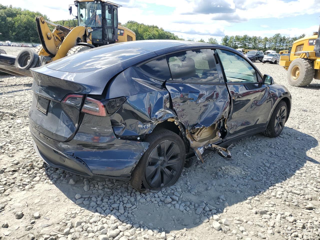2024 TESLA MODEL Y