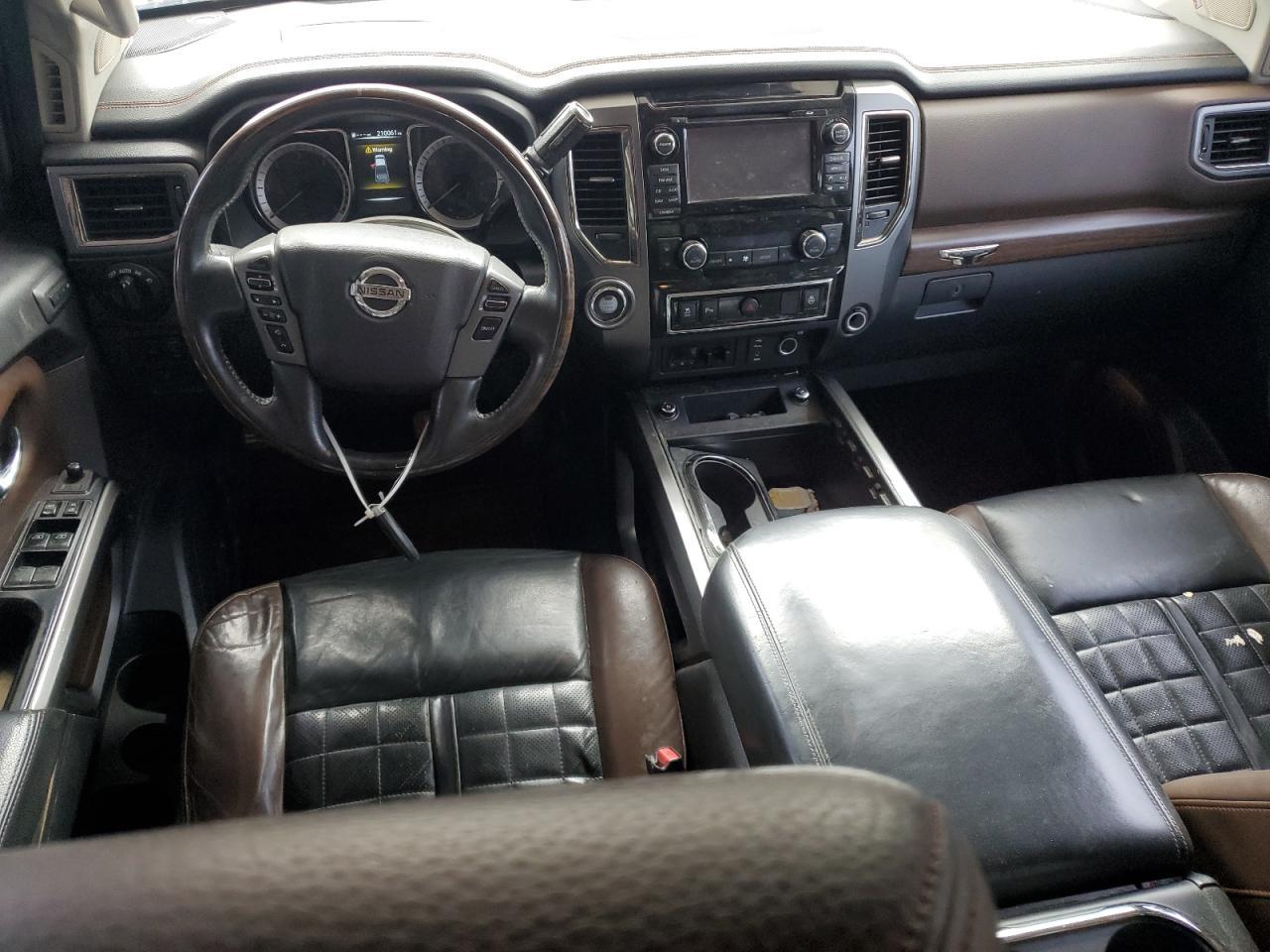 2016 NISSAN Titan