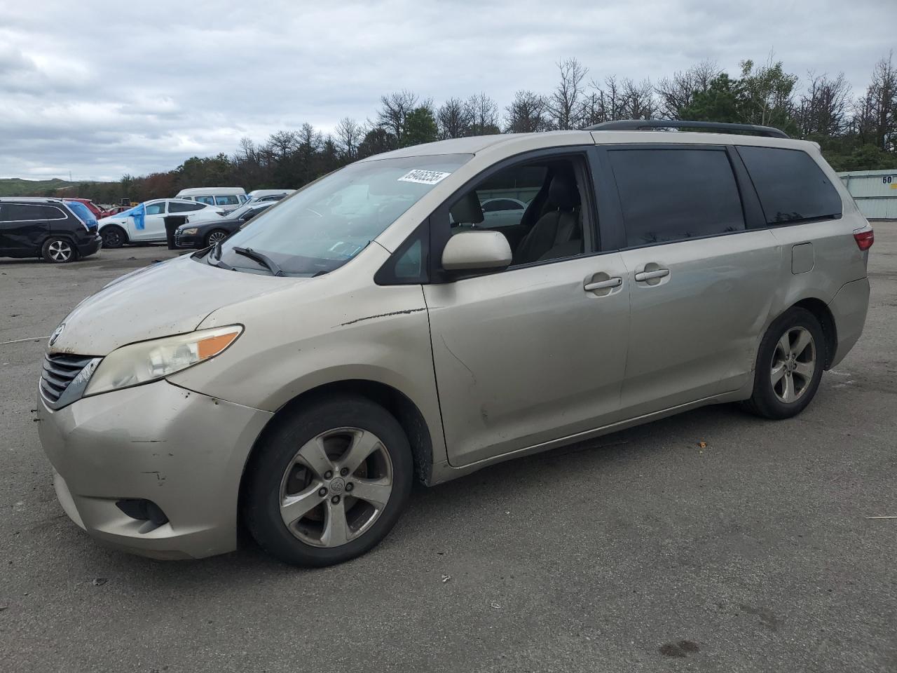 2015 TOYOTA SIENNA