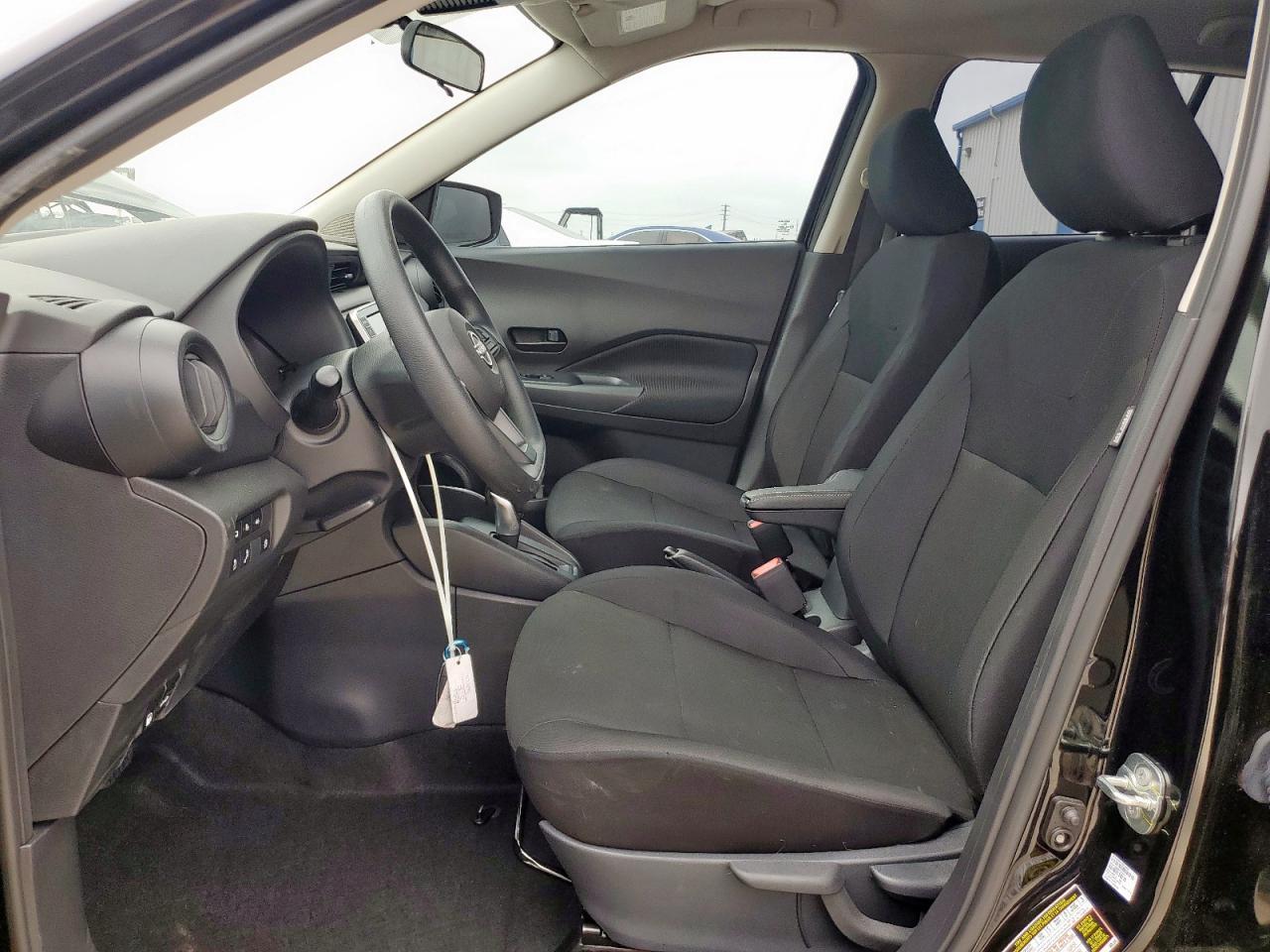 2025 NISSAN KICKS