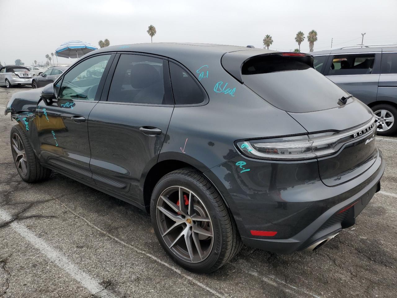 2024 PORSCHE Macan