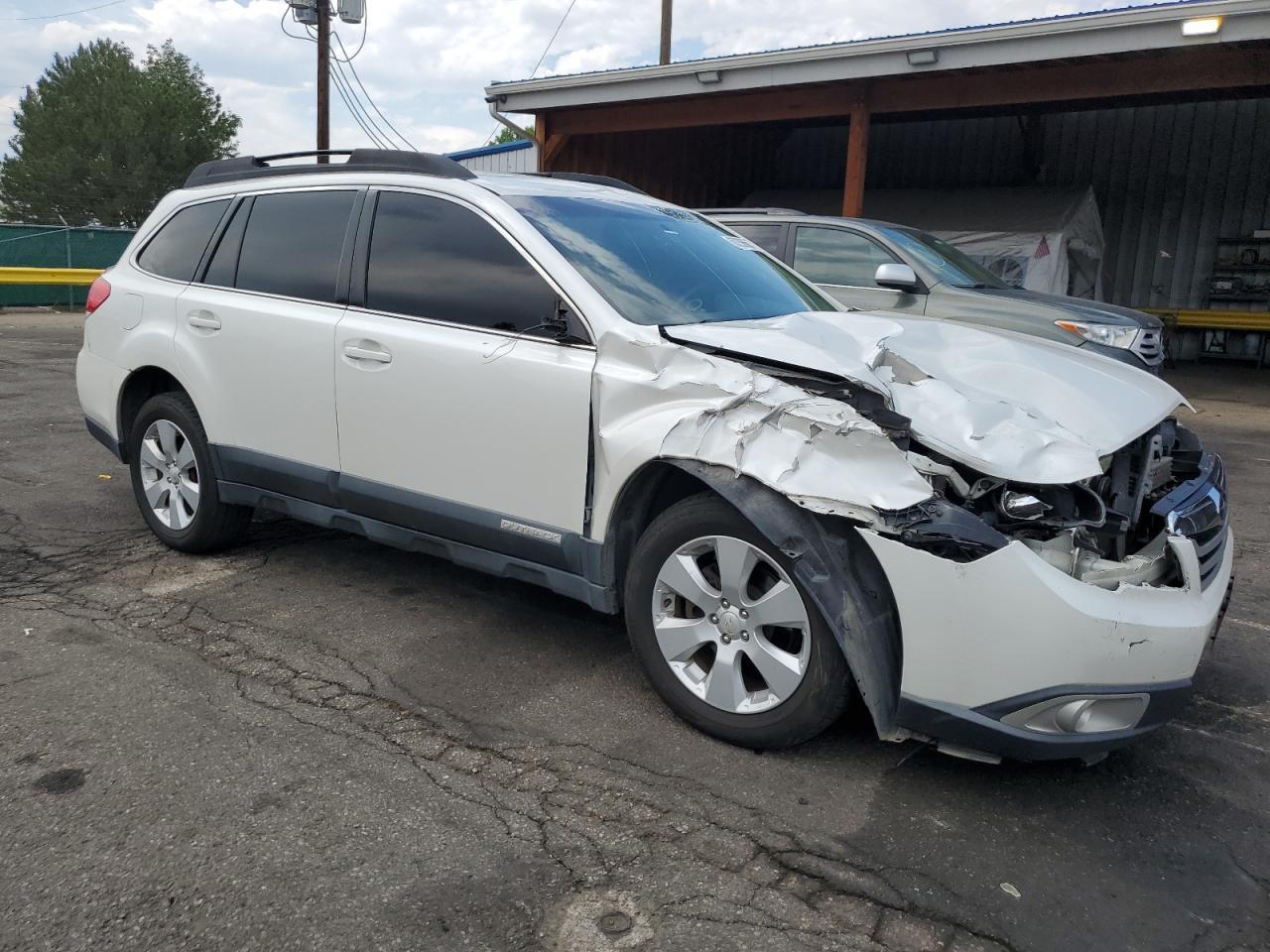 2010 SUBARU Outback