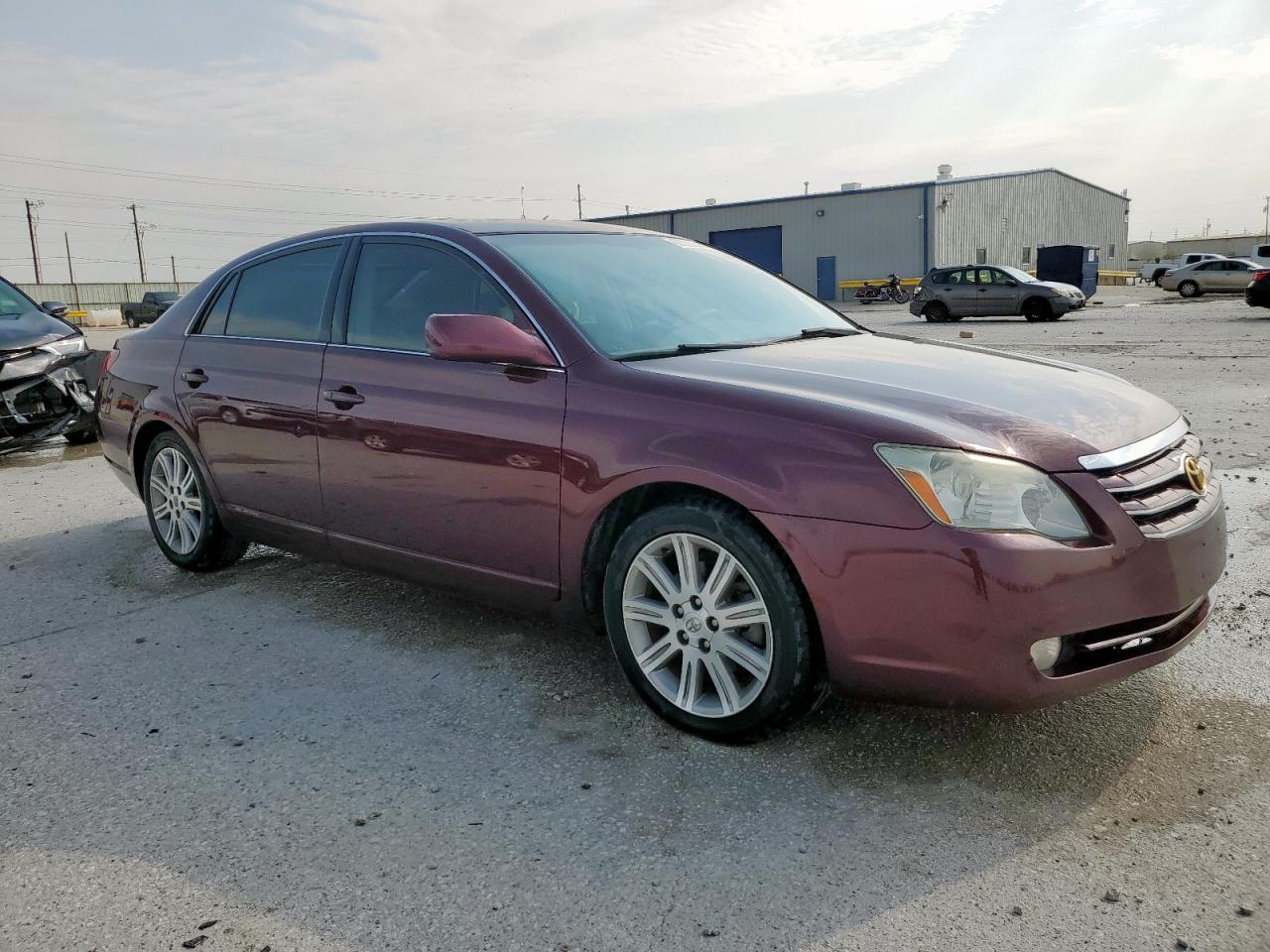 2005 TOYOTA Avalon