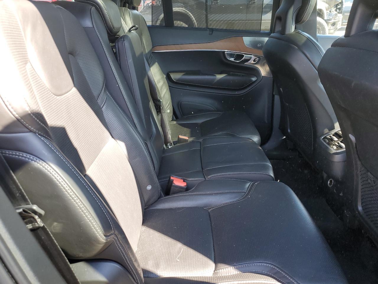 2017 VOLVO XC90