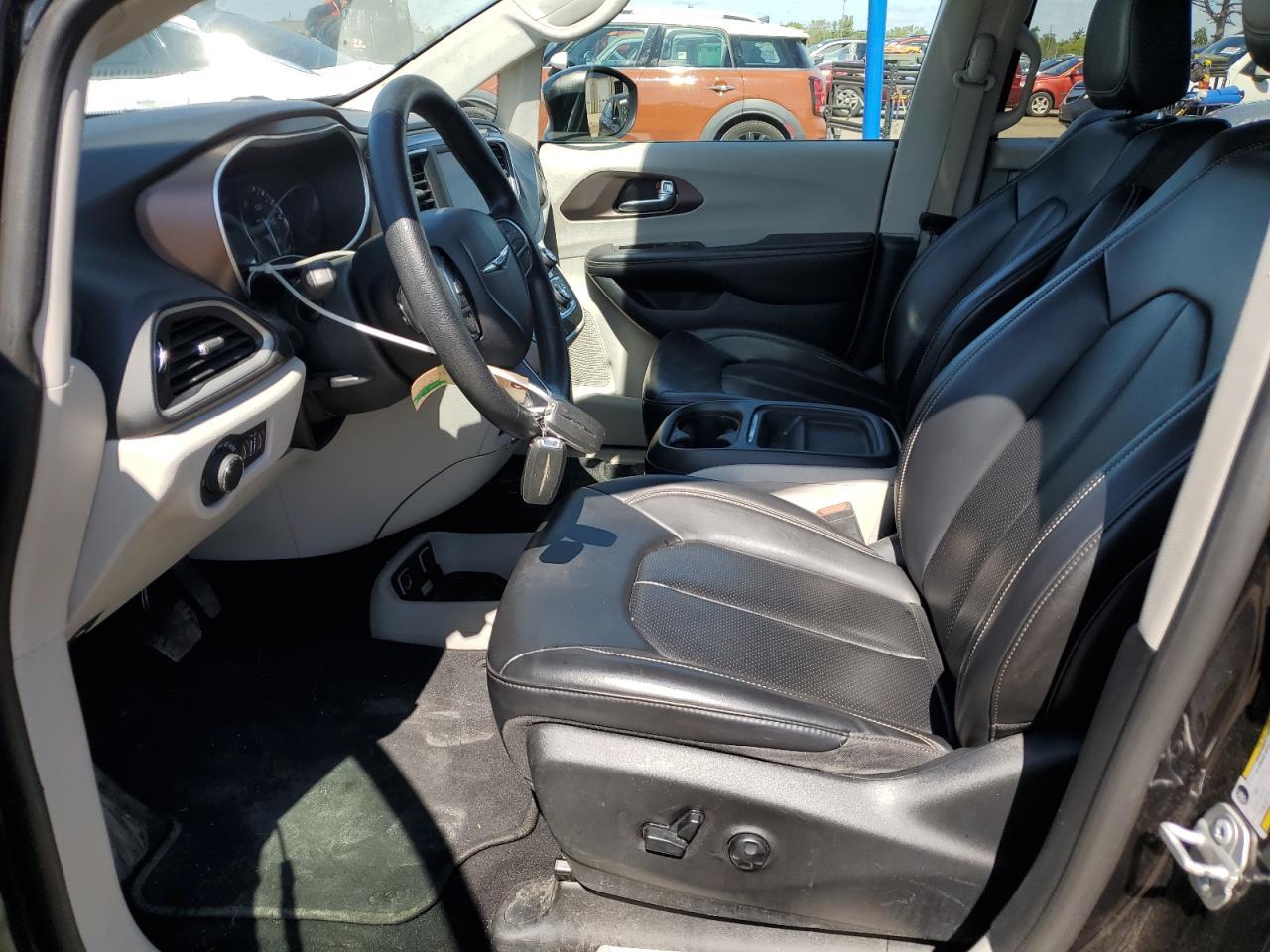 2020 CHRYSLER Voyager
